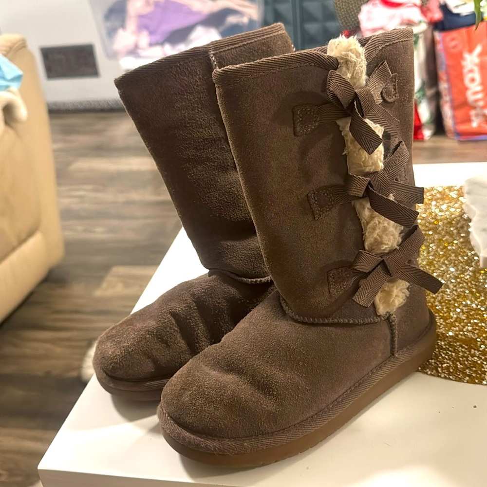 Girls boots